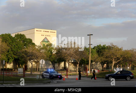 Coral Springs, FL, USA. 23rd Feb, 2018. Teachers and school administrators returned to Marjory Stoneman Douglas High School for the first time after 17 victims were killed in a mass shooting at the school. Mike Stocker, South Florida Sun-Sentinel Credit: Sun-Sentinel/ZUMA Wire/Alamy Live News Stock Photo