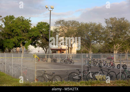 Coral Springs, FL, USA. 23rd Feb, 2018. Teachers and school administrators returned to Marjory Stoneman Douglas High School for the first time after 17 victims were killed in a mass shooting at the school. Mike Stocker, South Florida Sun-Sentinel Credit: Sun-Sentinel/ZUMA Wire/Alamy Live News Stock Photo