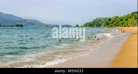 BRAZIL, ILHA BELA -DECEMBER 20th, 2017 ;  Tourist in the Praia Grande on the coastline of Sao Paulo state , SP, Brazil. Stock Photo