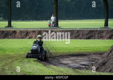 The Netherlands. Mariënvelde. 12-08-2017. Dutch Championship lawn mower racing. Stock Photo