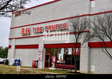 BJ's Tire Center at BJ's Wholesale Club, Columbia, MD, USA Stock Photo