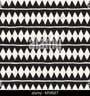 Hand drawn abstract seamless pattern in black and white. Retro grunge freehand jagged lines texture. Stock Vector