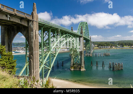 Yaquina Bay Bridge allows US 101 to cross the Yaquina RIver and estuary,  Newport, Oregon Stock Photo