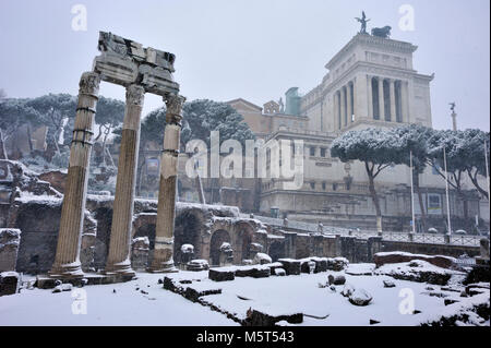 Rome, Italy. 26th February, 2018. Snow in Roman Forum, Rome. Credit: Vito Arcomano/Alamy Live News Stock Photo