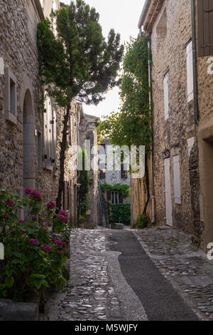 Vaison-la-Romaine Carpentras Vaucluse Provence-Alpes-Côte d'Azur France Stock Photo