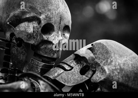 Dead kiss in Paris Stock Photo