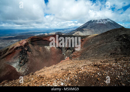 Red Crater and Mt Ngauruhoe in clouds, Tongariro Crossing Stock Photo