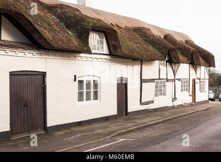 White thatched cottage in Melbourne, South Derbyshire, England Stock Photo