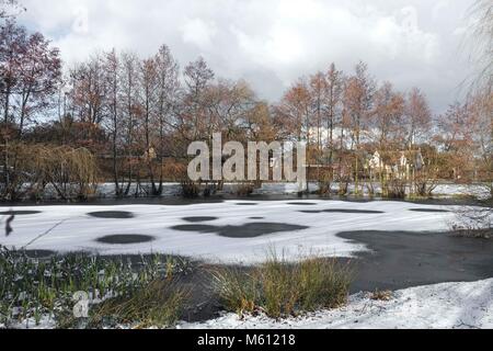 London 27th February 2018: Blackheath pond frozen over in South London  as tempartures are expected to dip this evening in parts of Scotland and northern England to  11C.  Credit : Claire Doherty/17�Թ����� Live News Stock Photo