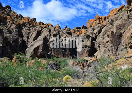 Hole in the Wall campground in the Mojave Desert in California Stock Photo
