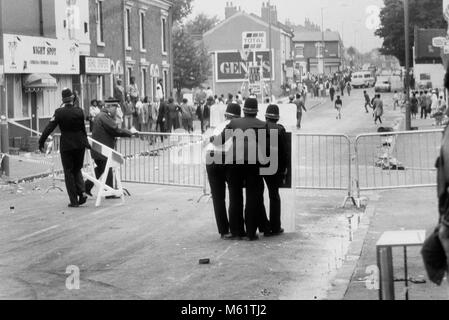 Police barricade during 1985 Handsworth riots in Birmingham Uk Stock Photo