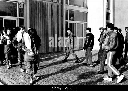 Young Conscripts for National Service arrive at Sathonay-Camp 99th Infantry Regiment barracks, France Stock Photo