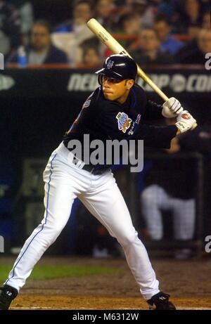 Roberto alomar hi-res stock photography and images - Alamy