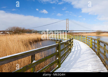Humber, North Lincolnshire. 27th Feb, 2018. UK Weather: Snow at the Water's Edge Country Park in Barton-upon-Humber, North Lincolnshire, UK. 27th February 2018. Credit: LEE BEEL/Alamy Live News