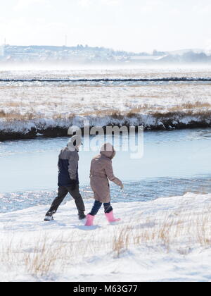 Sheerness, Kent, UK. 28th Feb, 2018. UK Weather: a sunny but very cold day with increasing winds in Sheerness after heavy snowfall overnight. Credit: James Bell/Alamy Live News Stock Photo