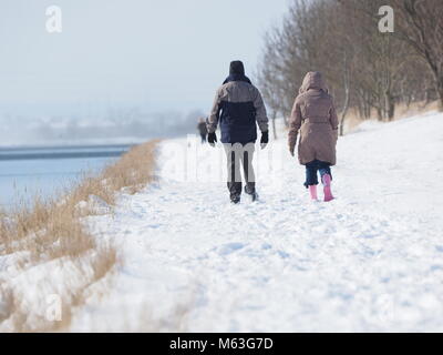 Sheerness, Kent, UK. 28th Feb, 2018. UK Weather: a sunny but very cold day with increasing winds in Sheerness after heavy snowfall overnight. Credit: James Bell/Alamy Live News Stock Photo
