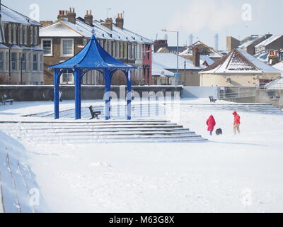 Sheerness, Kent, UK. 28th Feb, 2018. UK Weather: a sunny but very cold day with increasing winds in Sheerness after heavy snowfall overnight. Credit: James Bell/Alamy Live News Stock Photo