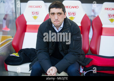 Stuttgart, Deutschland. 24th Feb, 2018. Tayfun KORKUT (S) sitzt auf der coachbank, sitzend, halbe Figur, Halbfigur, Fussball 1. Bundesliga, 24. matchday, VfB Stuttgart (S) - Eintracht Frankfurt (F) 1:0, am 24.02.2018 in Stuttgart/ Germany. |usage worldwide Credit: dpa/Alamy Live News Stock Photo