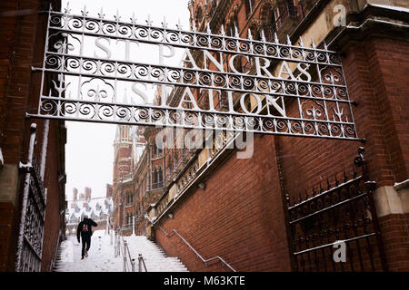 St Pancras, London, UK. 28th February, 2018. “The Beast from the East” Credit: Edward Webb/Alamy Live News Stock Photo