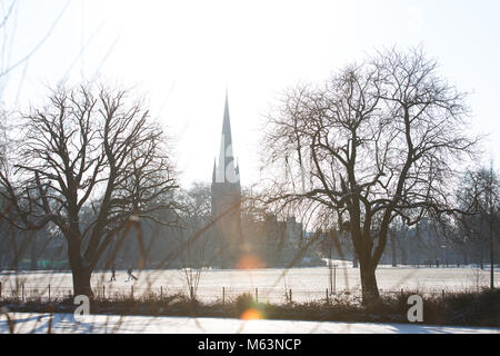 London, UK. 28th February 2018. UK weather, snow in Stoke Newington. St MAry's church seen from through snow covered Clissold Park. Credit: Carol Moir/Alamy Live News. Stock Photo