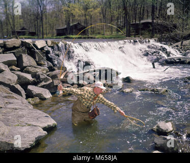 1950s LITTLE BAREFOOT BOY WITH FISHING POLE HOLDING HANDS WITH DAD WITH FISHING  GEAR TO GO FLY FISHING IN FRONT OF CABIN - j1610 HAR001 HARS OLD TIME STICK  NOSTALGIA GEAR OLD