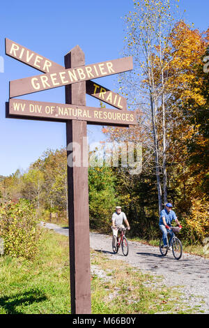West Virginia Greenbrier County,Lewisburg,Greenbrier River Trail,cyclists,WV0410100013 Stock Photo