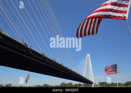veterans memorial bridge over the mississippi river in st louis missouri Stock Photo