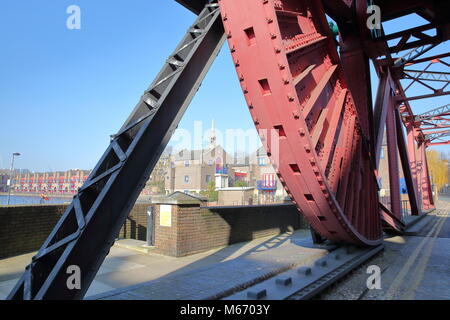 Shadwell Basin Bridge, a bascule road bridge dating from the early 1930s, Wapping, London, UK Stock Photo