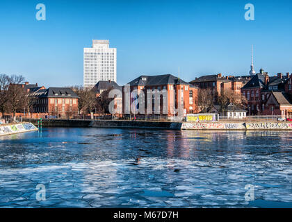 Berlin, Germany. 1st Mar, 2018. 1st March 2018. The  river Spree freezes as sub zero temperatures cause ice floes to collect on the river. credit: Eden Breitz/Alamy Live News Stock Photo