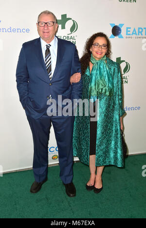 Ed O'Neill and his wife Catherine Rusoff attending the15th annual Global Green pre-Oscar gala at NeueHouse Hollywood on February 28, 2018 in Los Angeles, California. Stock Photo