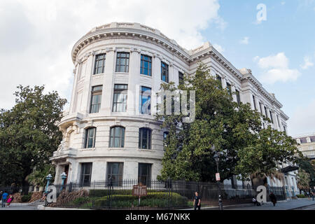 Exterior view of Louisiana Supreme Court building. New Orleans ...