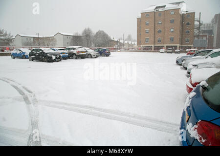 Southend On Sea, Essex, England, February 2018, Parking in the snow at Baxter Avenue, Southend On Sea. Stock Photo
