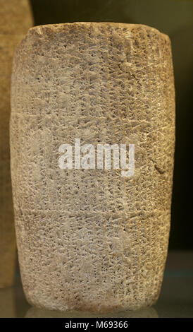 King Nabu-apla-addina (royal hat), restored lands to a priest (salute). Above, 13 symbols gods.  875-850 BC. Babylon or Sippar, Iraq. British Museum.  Stock Photo