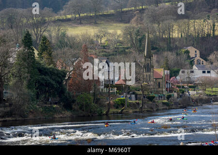 Llangollen is a small town and community in Denbighshire, north-east Wales, situated on the River Dee and on the edge of the Berwyn mountains. canoeis Stock Photo