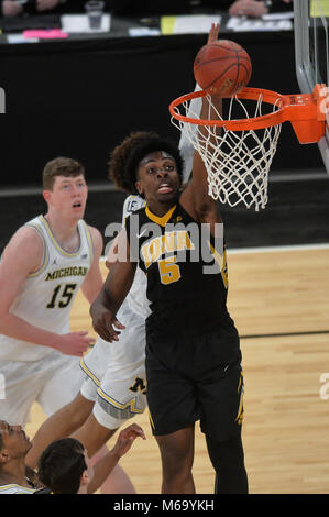 New York, New York, USA. 1st Mar, 2018. TYLER COOK (5) scores during the game held at Madison Square Gardens in New York, New York. Credit: Amy Sanderson/ZUMA Wire/Alamy Live News Stock Photo