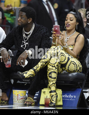 Miami, FL, USA. 01st Mar, 2018. Rapper Gucci Mane and his wife Keyshia Ka'Oir watch the Los Angeles Lakers against the Miami Heat NBA game at the AmericanAirlines Arena on March 1, 2018 In Miami, Florida. Credit: Hoo Me.Com/Media Punch/Alamy Live News Stock Photo