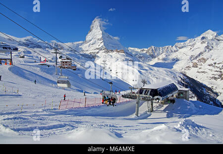 Ski area Riffelberg with chairlift, in the back Matterhorn 4478m, Zermatt, Mattertal, Valais, Switzerland Stock Photo