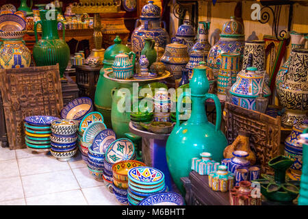 Colourful Moroccan pottery in a shop in the Old Medina souqs, Fes, Morocco Stock Photo