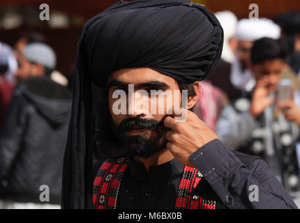 Quetta, Pakistan. 02nd Mar, 2018. People wear traditional Balochi Dress to celebrate the (Baloch Cultural Day) in Quetta. Credit: Muhammad Arshad/Pacific Press/Alamy Live News Stock Photo