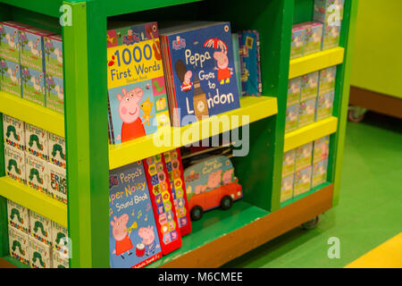 Peppa pig book display hi-res stock photography and images - Alamy