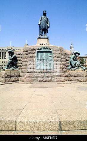 Paul Kruger's statue, church square, Pretoria, South Africa. Paul Kruger was the first president of South Africa. Stock Photo