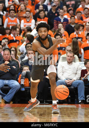 Clemson Tigers guard Gabe DeVoe (10) during the NCAA basketball game ...