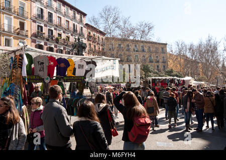 El Rastro, the most popular open air flea market in Madrid, Spain Stock Photo