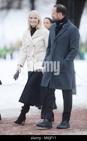 The Duke and Duchess of Cambridge visit the Princess Ingrid Alexandra Sculpture Park in the grounds of the Royal Palace.  Featuring: Crown Prince Haakon, Crown Princess Mette- Marit Where: Oslo, Norway When: 01 Feb 2018 Credit: WENN.com Stock Photo