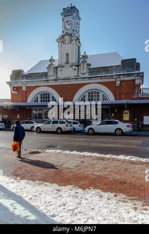 Royal Tunbridge Wells Spa town in West Kent Railway station with South Eastern Trains on the London to Hastings line, in Snow with Beast from the East Stock Photo