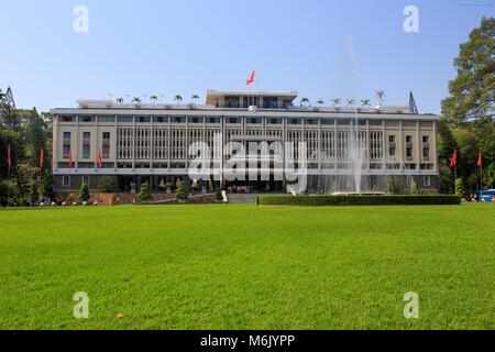 The front entrance to the Independence Palace, Saigon, Ho Chi Minh City, Vietnam. Stock Photo