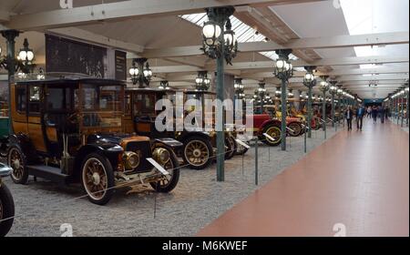 Cars from the beginning of the motorization are exhibited at the car collection of the museum Cité de l'Automobile in Mulhouse. | usage worldwide Stock Photo