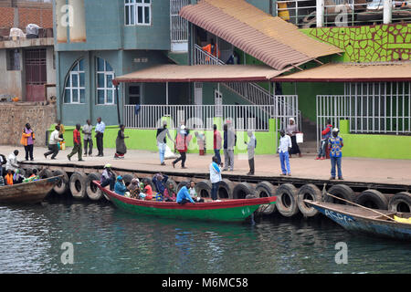 Democratic Republic of Congo, People boarding from Goma Stock Photo
