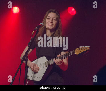 French singer Flora Fischbach aka Fishbach during a Concert, on March 3, 2018, at the Zoom Club in Frankfurt, Germany. | Verwendung weltweit Stock Photo