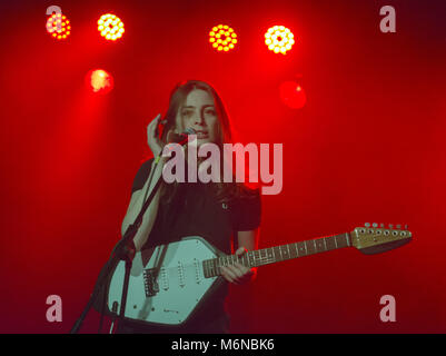 French singer Flora Fischbach aka Fishbach during a Concert, on March 3, 2018, at the Zoom Club in Frankfurt, Germany. | Verwendung weltweit Stock Photo